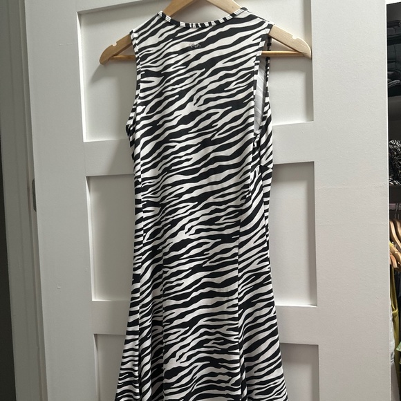 Ellabelle Tennis dress size 2, really 6-8  (medium) - Picture 2 of 2